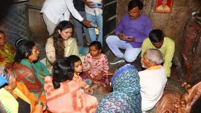 चुनाव में हार के बाद पंकजा मुंडे के 4 समर्थकों ने की आत्महत्या